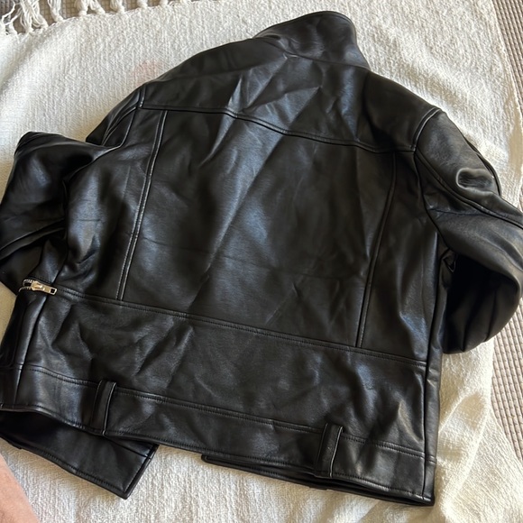 mod ref leather jacket with belt, worn once - Picture 2 of 2